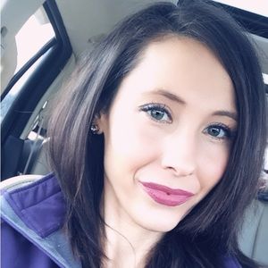 Meet your Posher, Rena